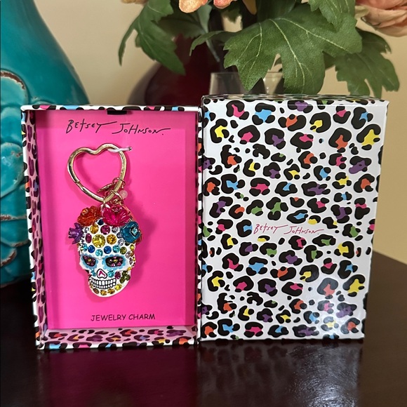 NWT Betsey Johnson Bag Charm/Keychain - Picture 1 of 6